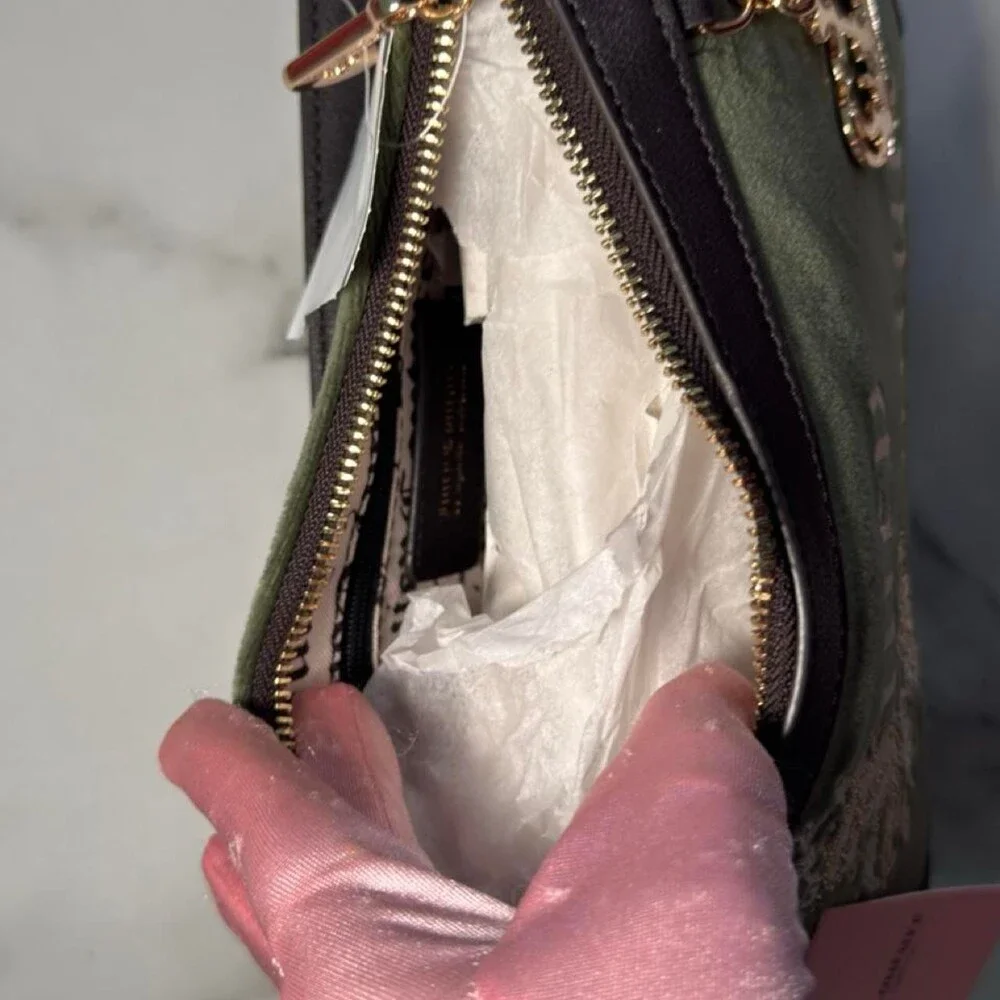 Juicy Couture Green Velvet Purse A 031